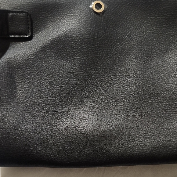 Bulgari Elegant Black and Tan Toiletry Bag - Picture 7 of 12